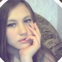 Alison-Nicki Φωτ, Προφίλ