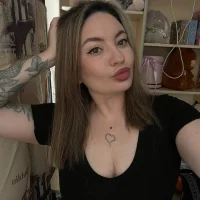 hollyholywood 的个人资料图片