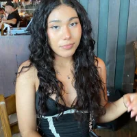 issy_lopez's Profile Pic
