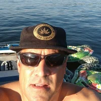 Finning_Bingo Φωτ, Προφίλ