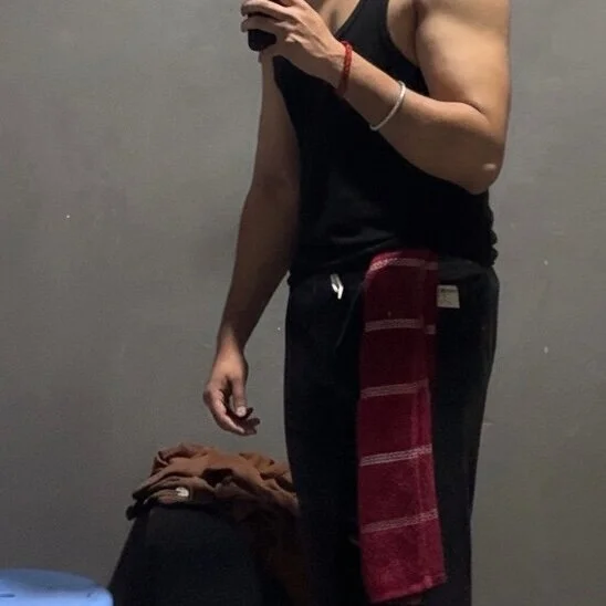 Thicklustycock69 profile photo