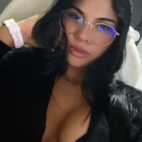 charlottee11's Profile Pic
