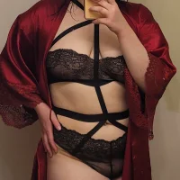 hollyhibiscous's Profile Pic