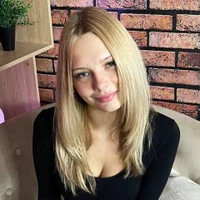 Mon1ca_Moore Φωτ, Προφίλ