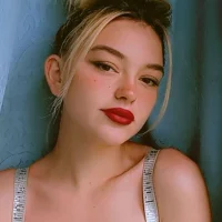 LucyGoldi's Profile Pic