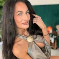 IrisNightshade Adlı Modelin Avatarı