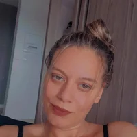Aninha25blond webcam