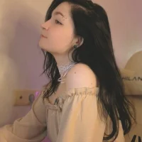 Luna_Moon13 Adlı Modelin Avatarı