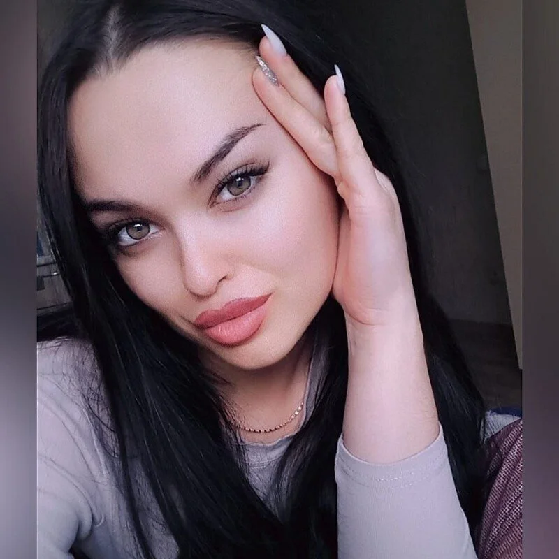 Luxuriouss_s's Stripchat show and profile