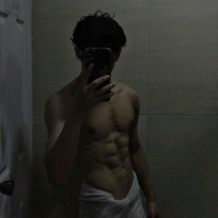 horny_boy102 profile photo