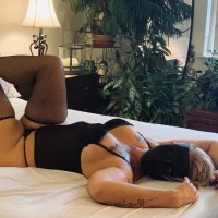 junepeachez5's Profile Pic