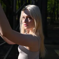 ElsaBae's Profile Pic