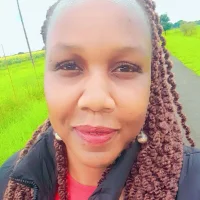 EssieMZ's Profile Pic