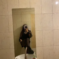KellyOmlesty's Profile Pic