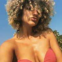 Curlylaguna's Profile Pic