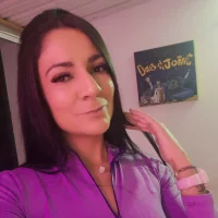 LizziLara's Profile Pic