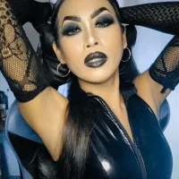 HardFuckerGoddess Adlı Modelin Avatarı