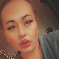 IanaRose's Avatar Pic