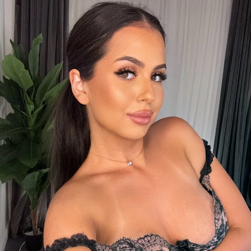 BrezyBella profile photo