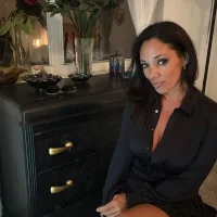publicMilf's Offline Chat Room