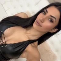 SweetLaraa's Profile Pic