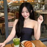 EllyPink's Profile Pic