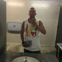 hottopics169's Profile Pic