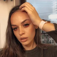 รูปโปรไฟล์ของ NellieHughes