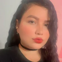_bustylucia_'s Profile Pic