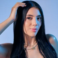 Julie_Bennet's Avatar Pic