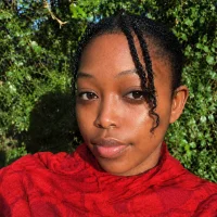 LuciaBella44's Avatar Pic