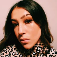 Carmen-Leigh's Profile Pic