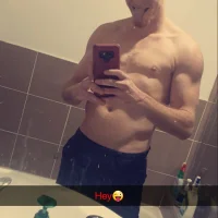 lochie49800's Profile Pic