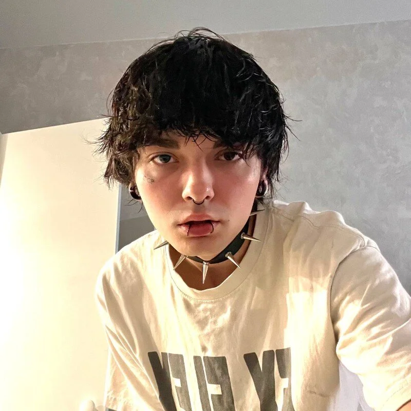 YoungHeartbroker profile photo