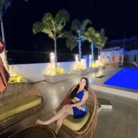 missqueenie's Profile Pic