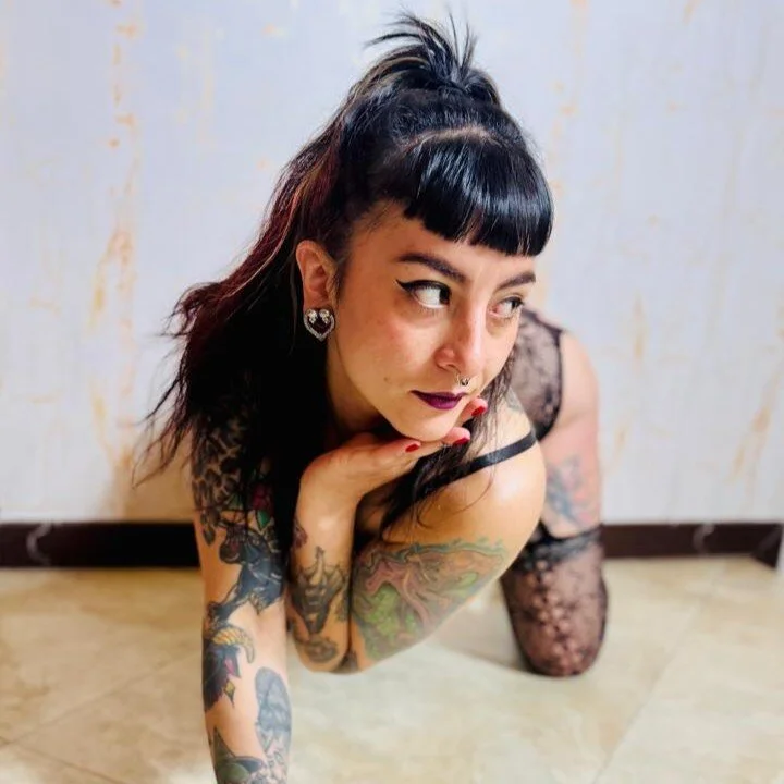 Naughty_Kittenm live cam profile