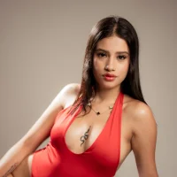 chloe_bellarose