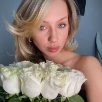 SusieBloom webcam