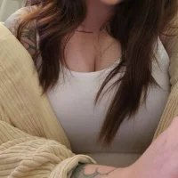 claudia223xx's Profile Pic