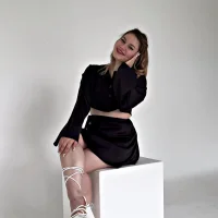 AraHendry's Profile Pic