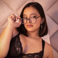 emillia_evans's Profile Pic