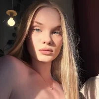 Gambar Profil FarahCaballero