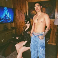 Hot_Couple_699のアバター写真