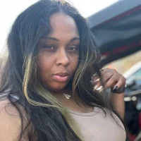 prettyred32's Profile Pic