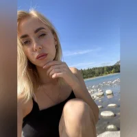 EvelynRise's Profile Pic