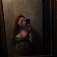 zoelizzzy's Avatar Pic