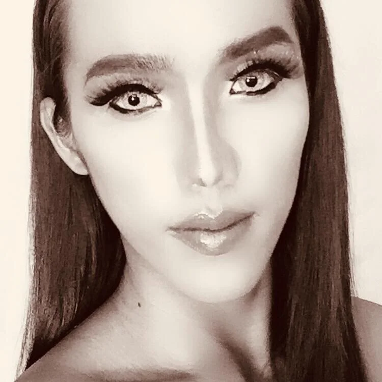 UR_TRANSNEXTDOOR69 profile photo