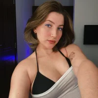 ItsEzheVika's Avatar Pic