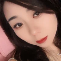 Ava-v's Profile Pic