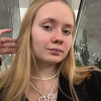 AraHiatt's Profile Pic